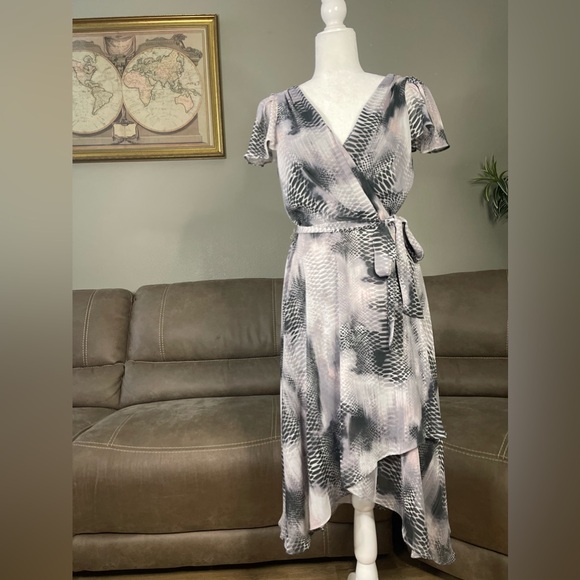 Dkny Dresses & Skirts - DKNY Purple Charcoal Snake Print High Low Flutter Sleeve Dress Sz 10 Summer Date